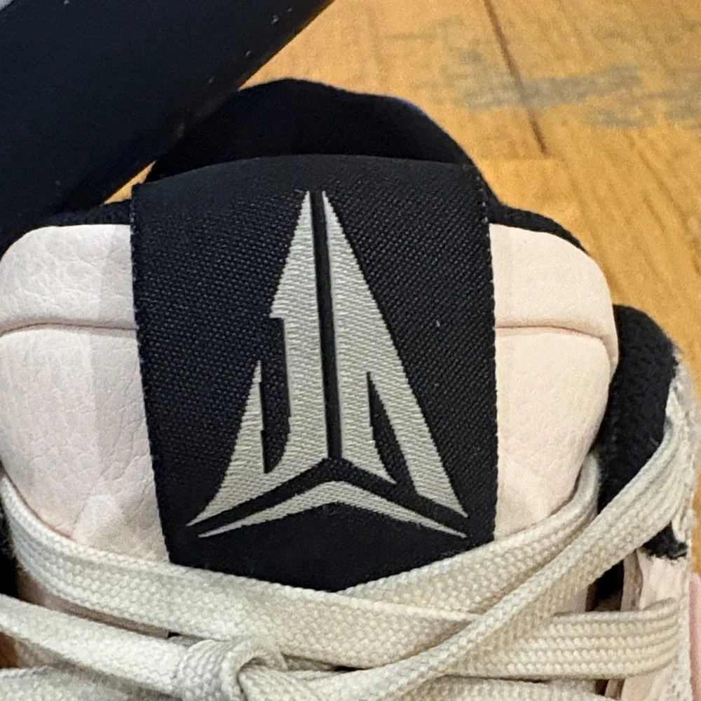 Nike Cream and Pink Athletic Shoes - Picture 2 of 5